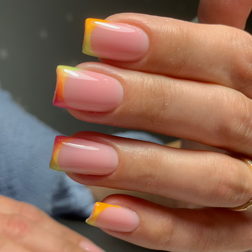 Наращивание ногтей