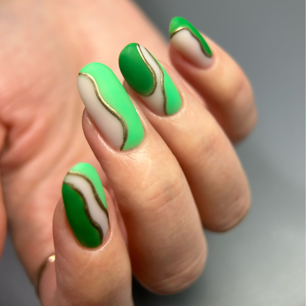 Комплекс MAXI  (маникюр+покрытие+дизайн 10 ногтей - слайдер, фольга, стемпинг)