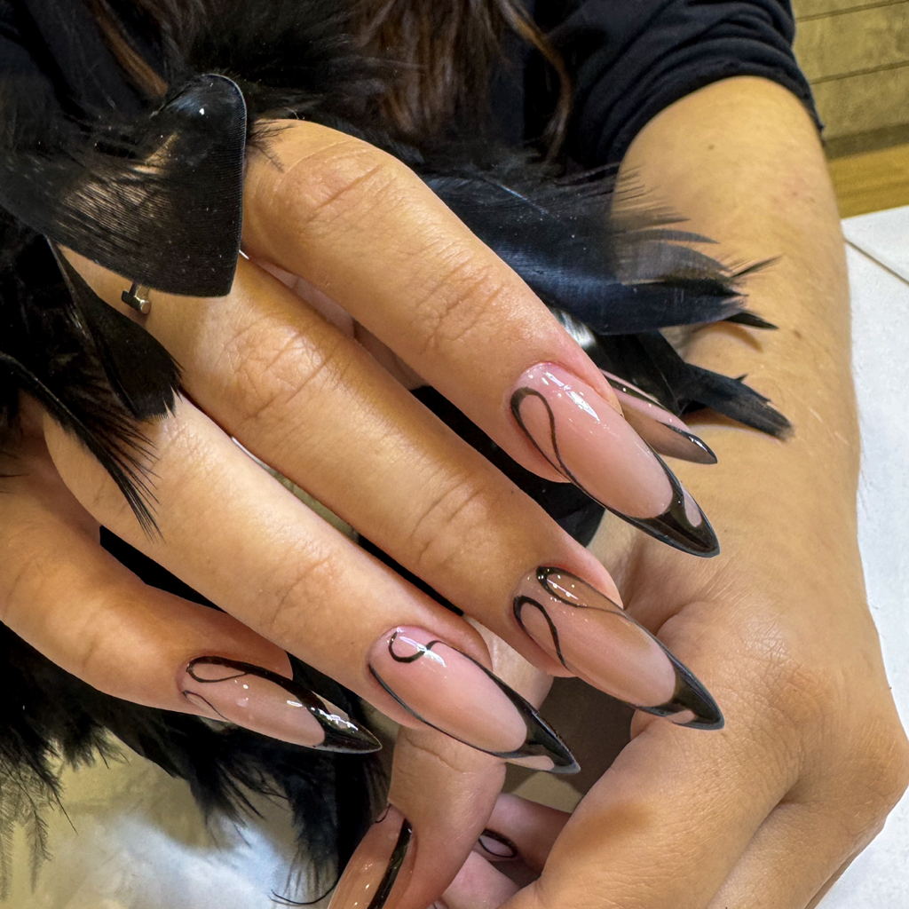 Наращивание ногтей