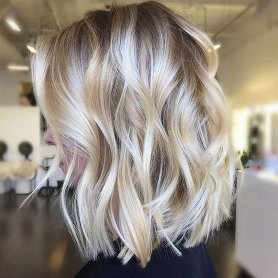 Укладка на среднюю длину ( мытье включено )