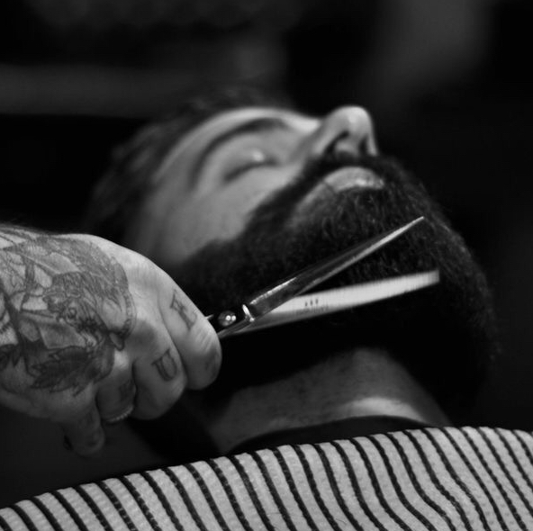 Оформление бороды и усов