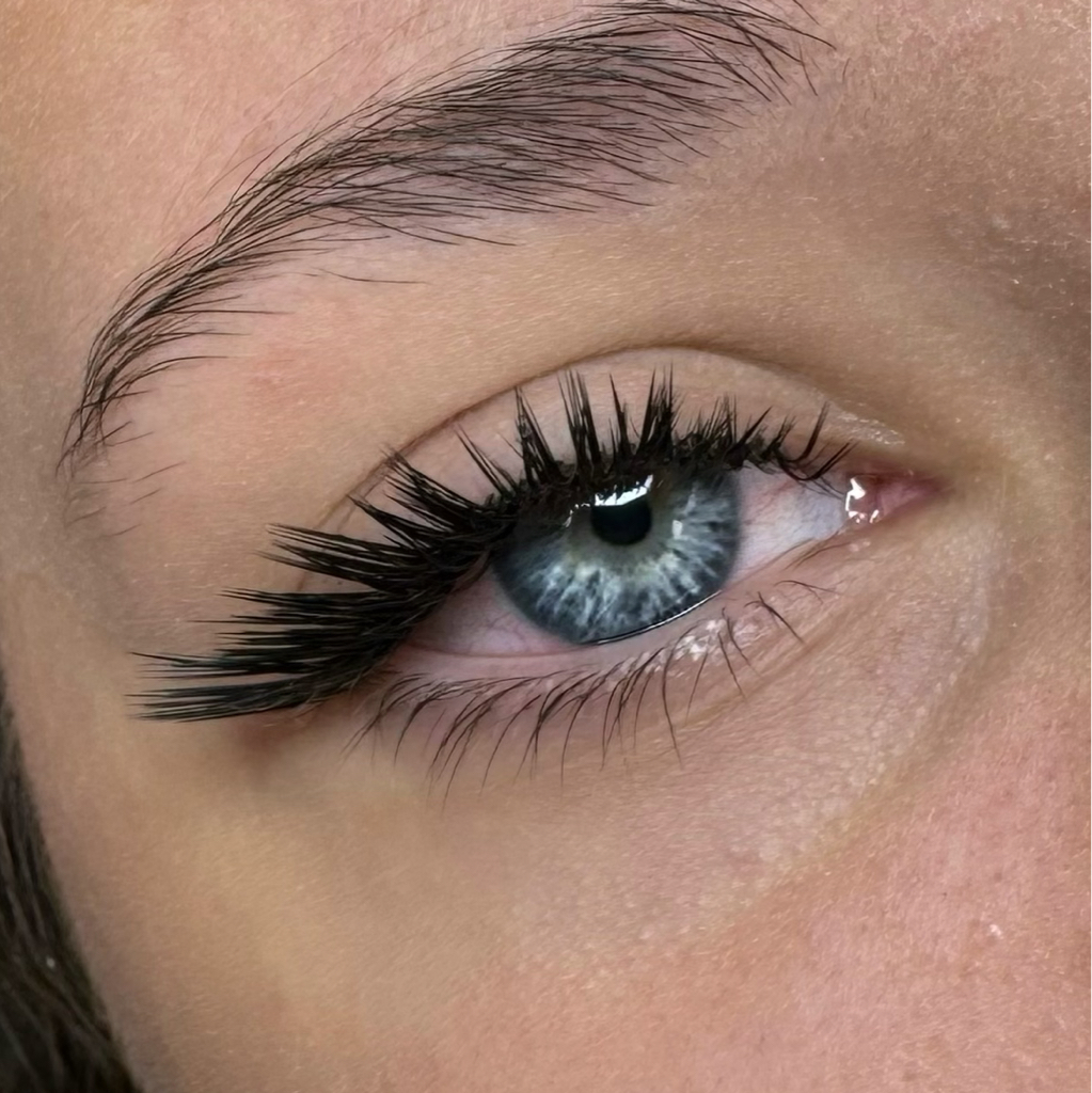 Наращивание ресниц мокрый эффект