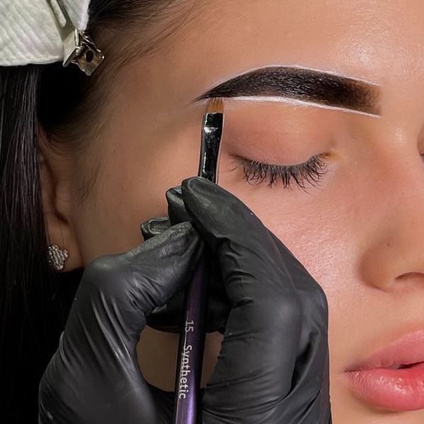 Окрашивание бровей