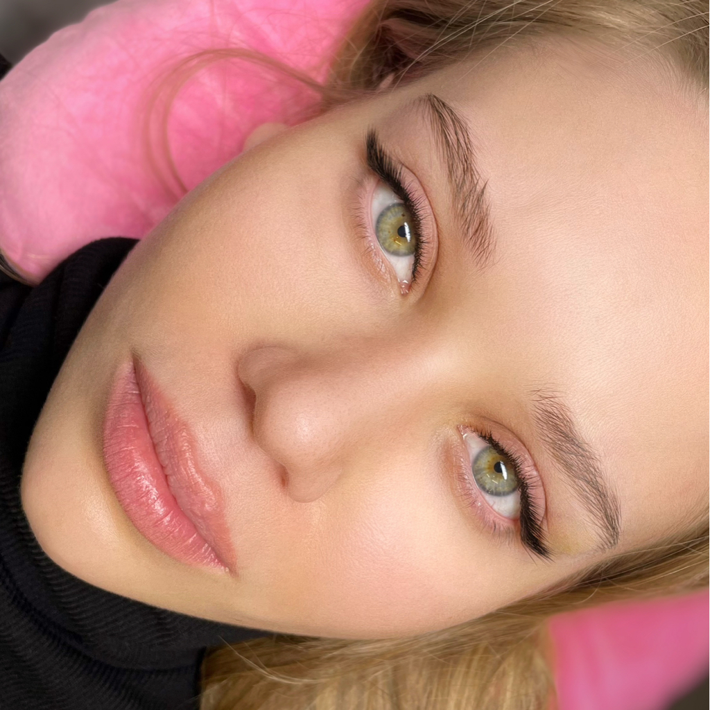 Наращивание ресниц 3D