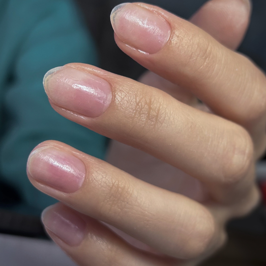 Маникюр комбинированный/аппаратный + прозрачный лак ( по желанию)