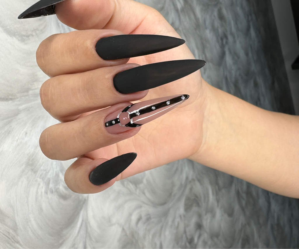 Наращивание ногтей