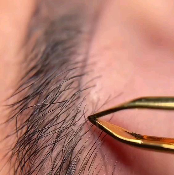 Прореживание бровей