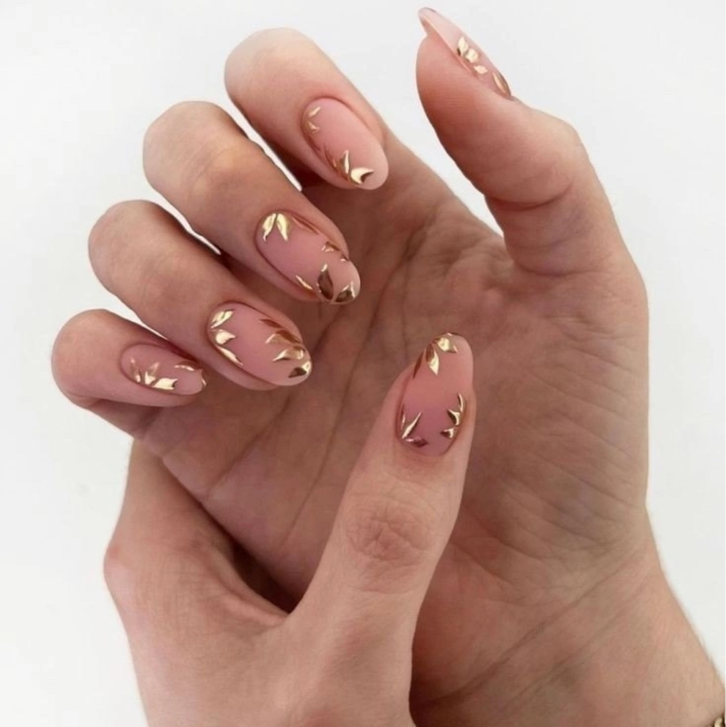 Маникюр с покрытием гель-лак