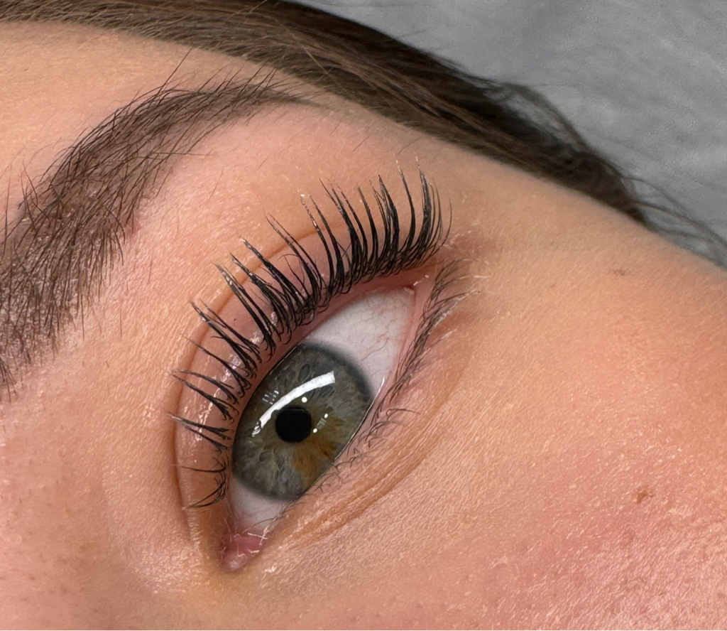 Ламинирование ресниц (окрашивание+ботокс)