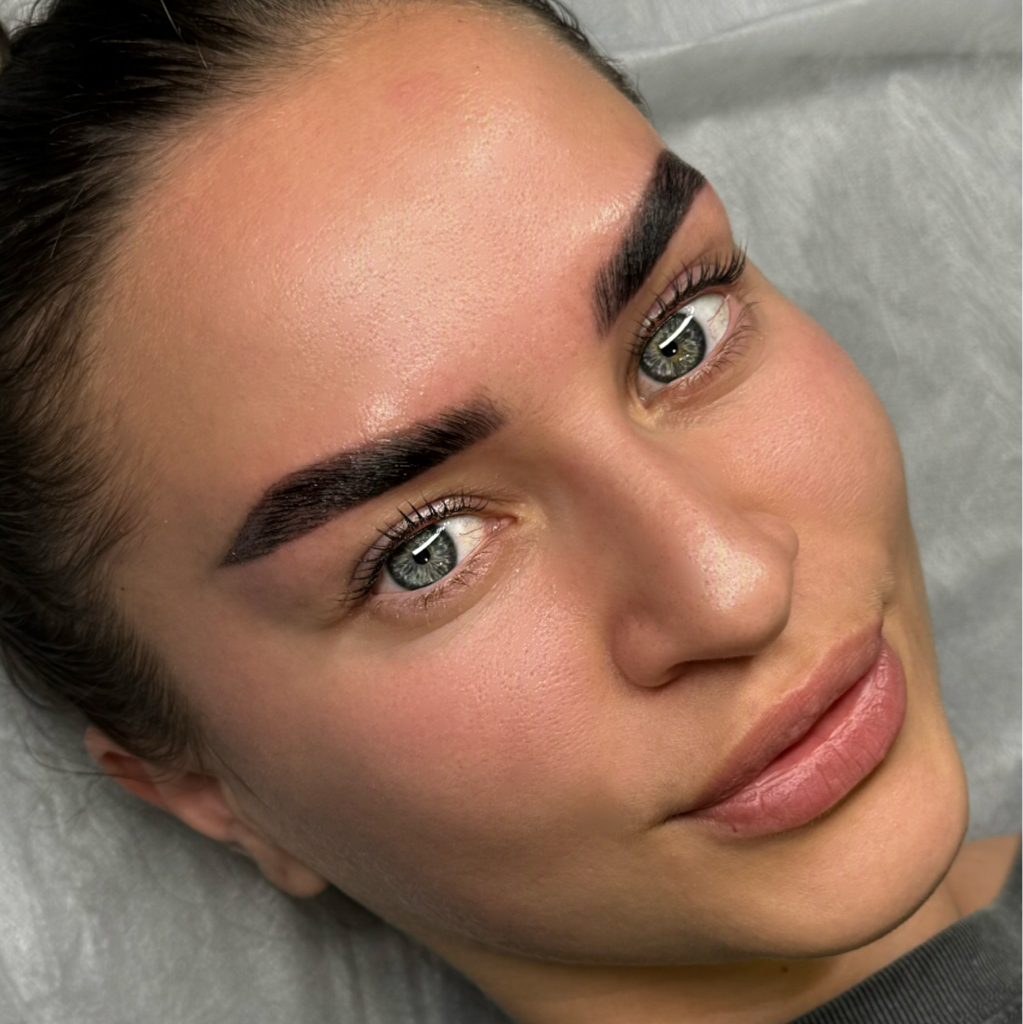 комбо ламинирование ресниц(окрашивание)+долговременная укладка бровей (окрашивание+коррекция)