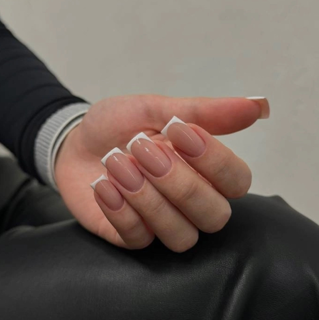 Маникюр с покрытием и дизайном более 4-х ногтей