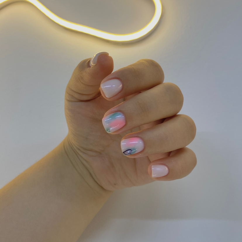 Маникюр с покрытием и дизайном до 4-х ногтей