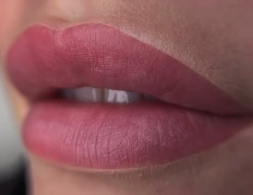 Перманентный макияж губ