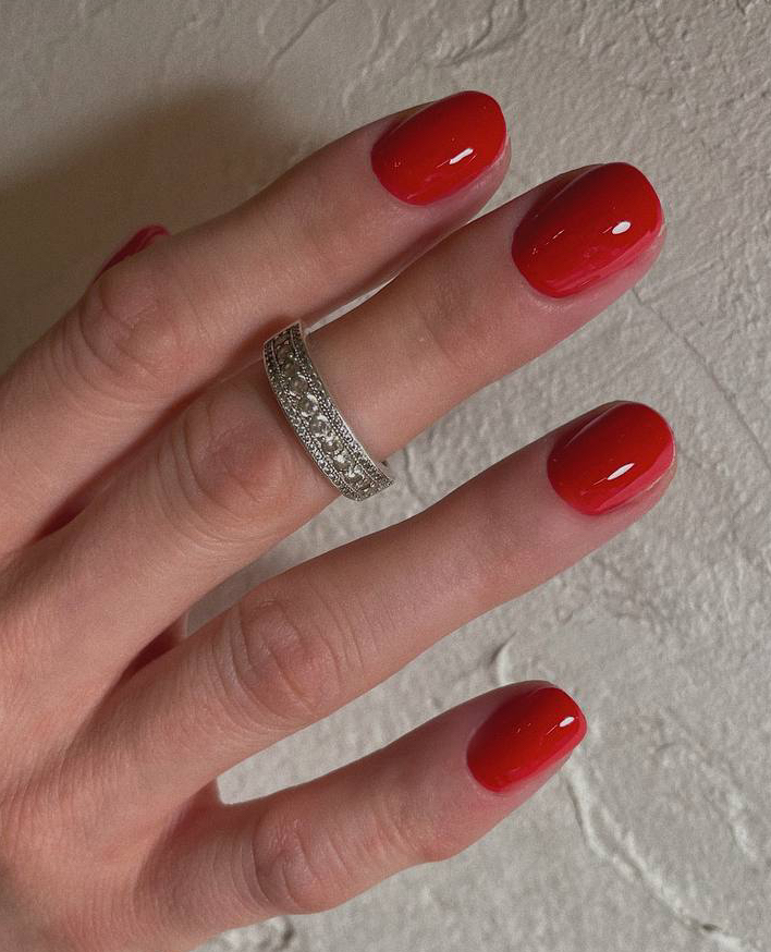 Маникюр с однотонным покрытием гель-лак топ мастер