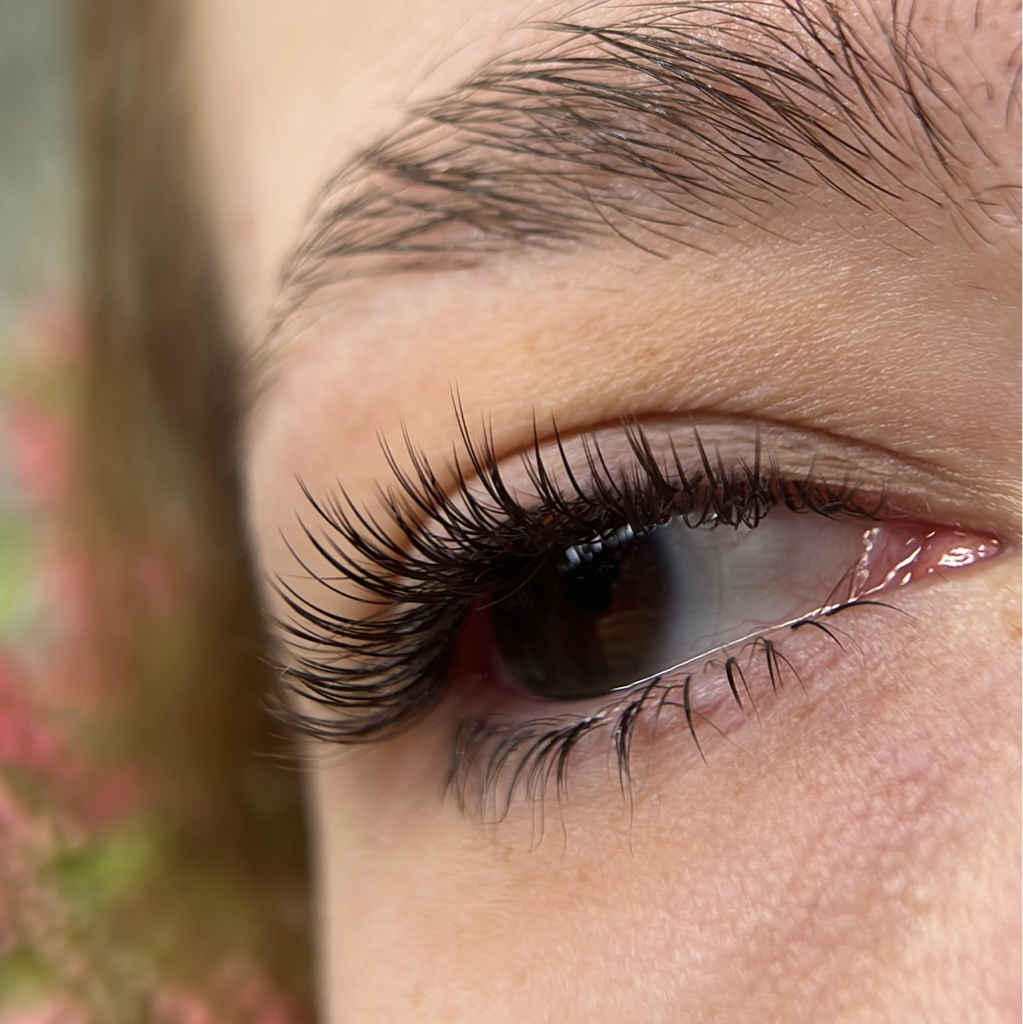 Нижние ресницы