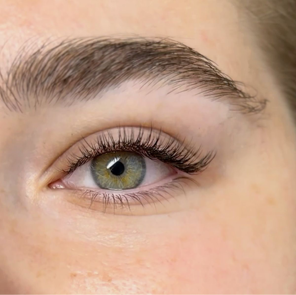 Классическое наращивание ресниц