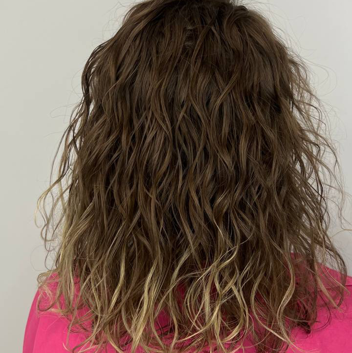 Перманентная завивка волос (Средняя длина)