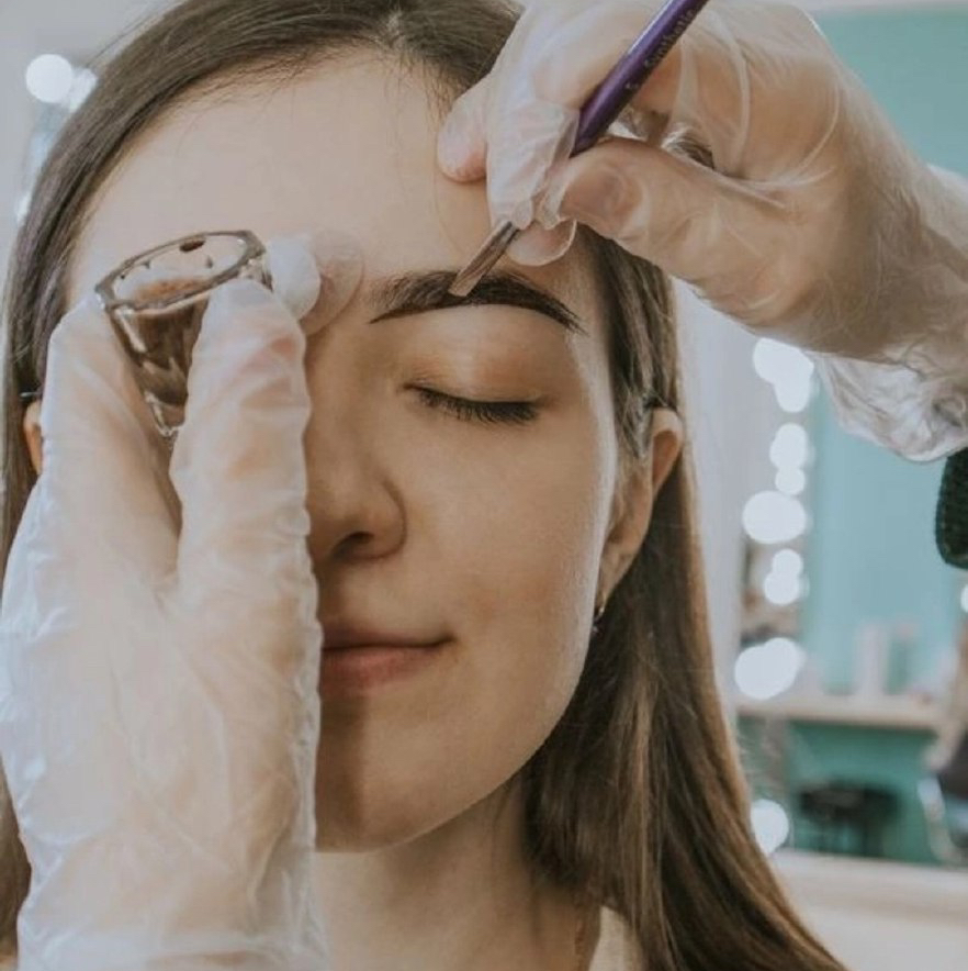 Окрашивание бровей (хна)