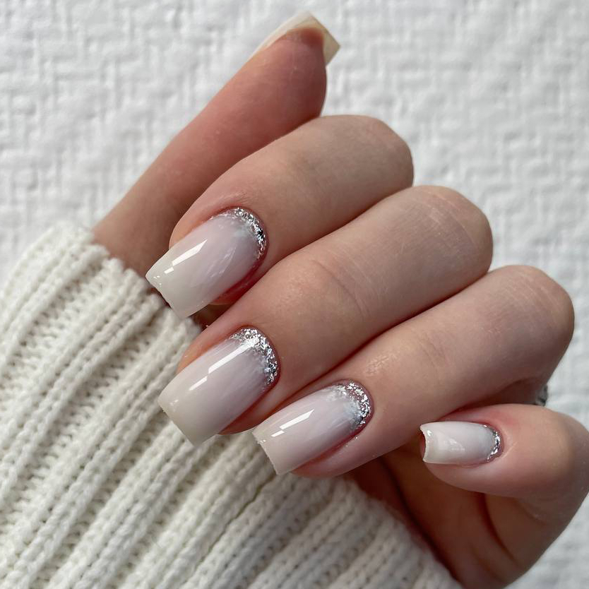 аппаратный маникюр с однотонным покрытием