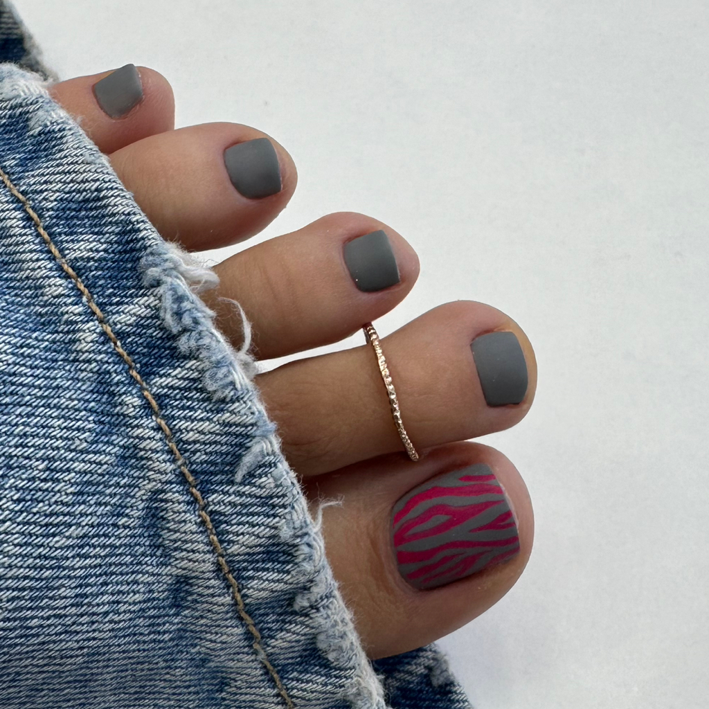 педикюр обработка пальцев с покрытием