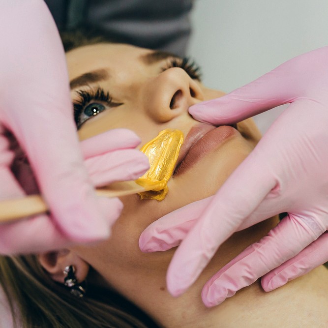 Восковая депиляция. Усики.