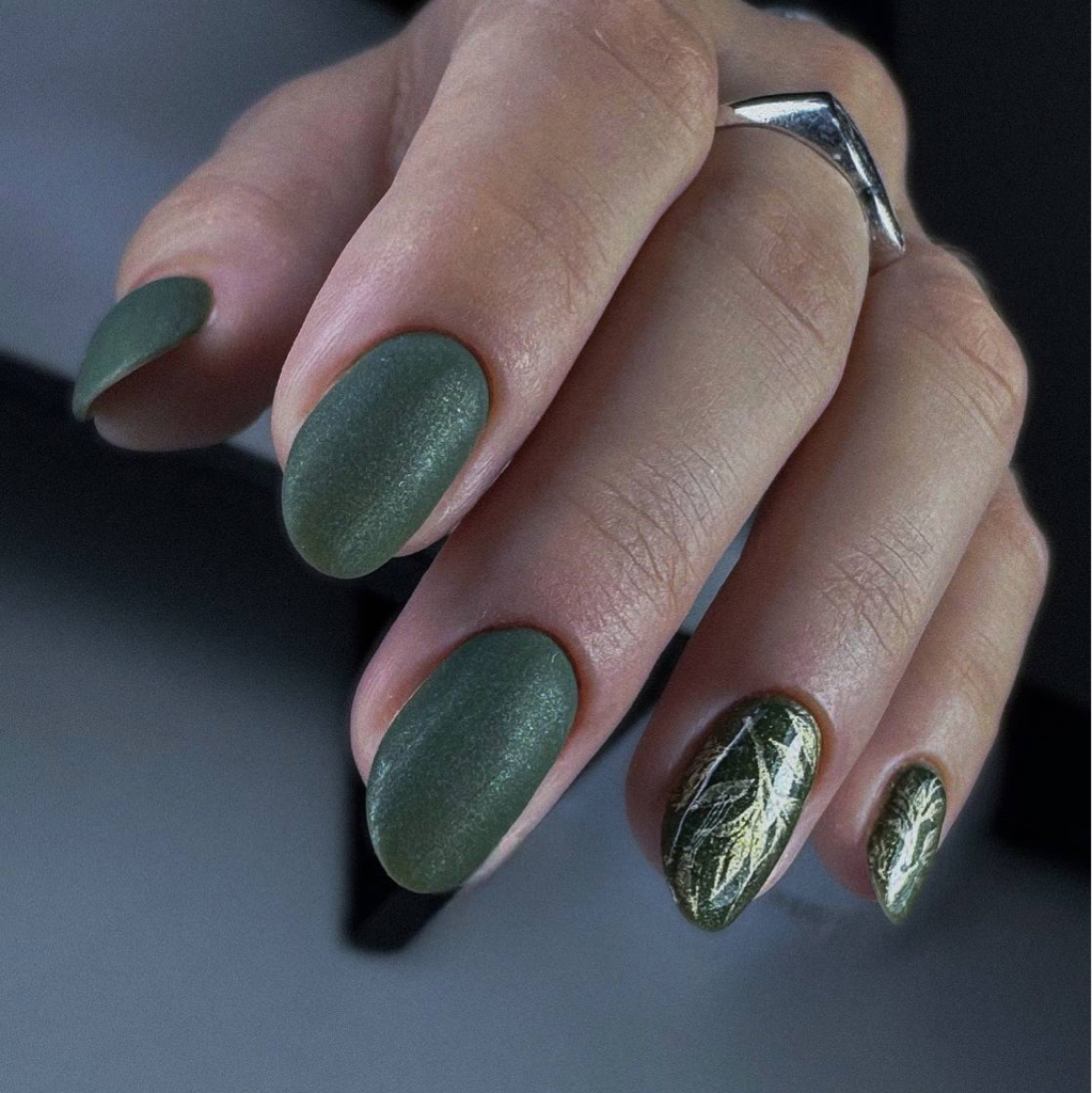 Маникюр + покрытие (в стоимость входит укрепление гелем и снятие)