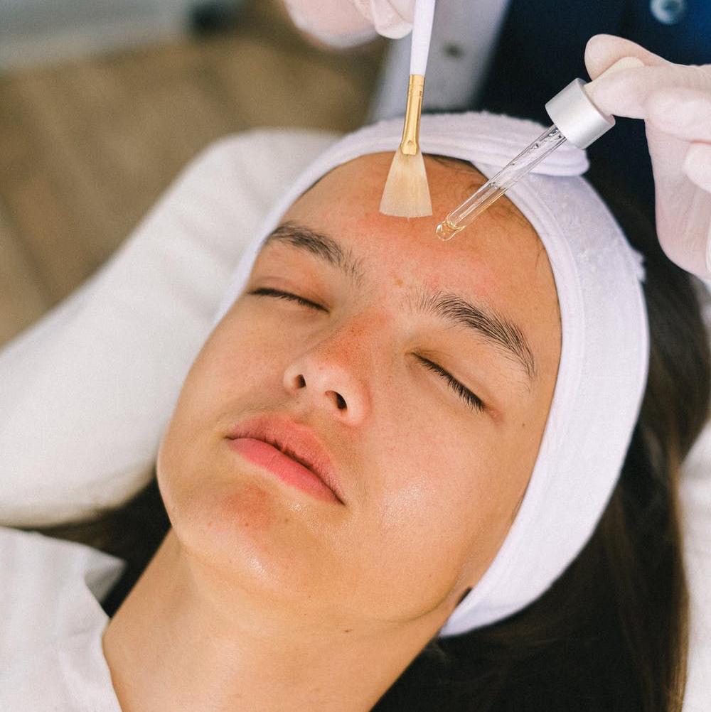 Пилинг поверхностный уходовый .Кислоты (молочный,салициловый и тд)