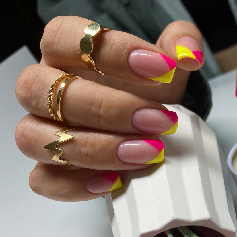 Маникюр с покрытием гель лак ( входит снятие старого покрытия, комби маникюр, укрепление гелем, дизайн считается отдельно)