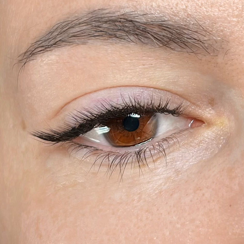 Окрашивание нижних ресниц