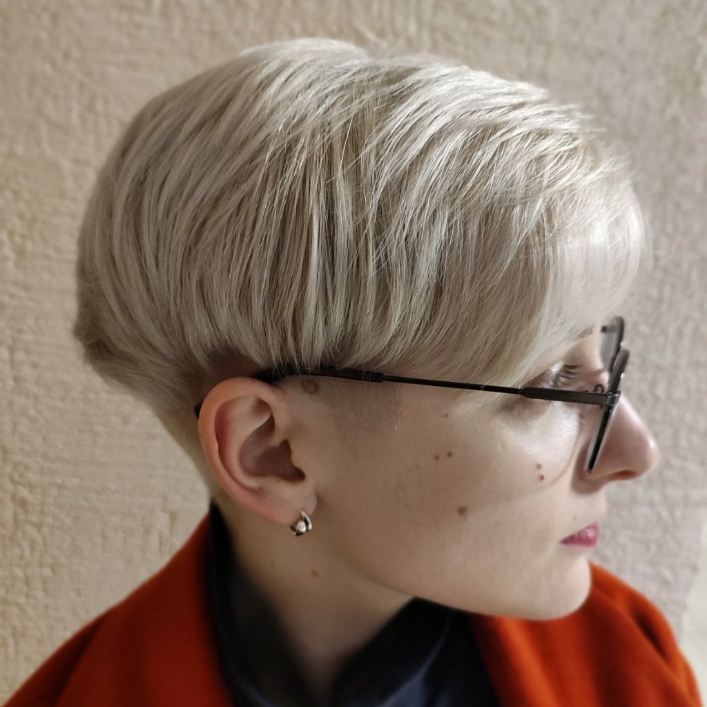 Стрижка женская (длина до 10 см)