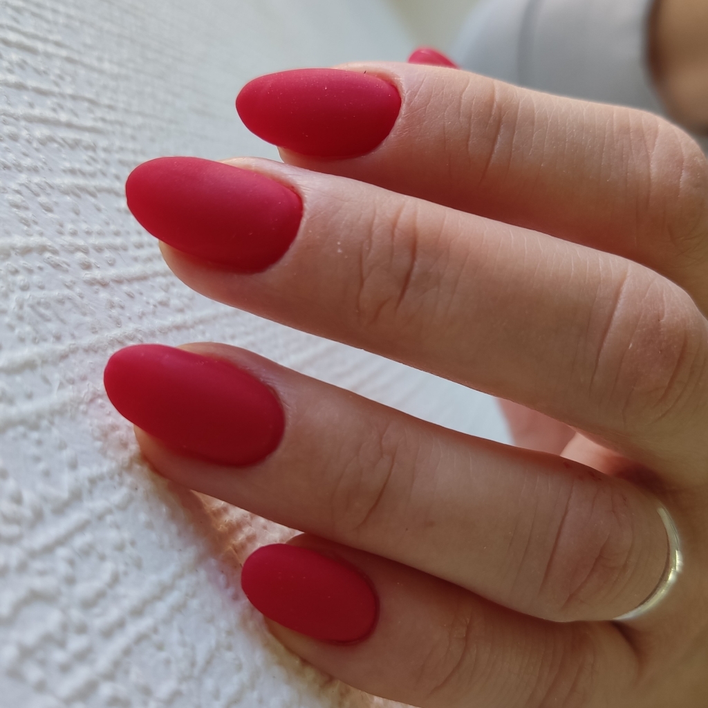 Маникюр с покрытием гель-лак