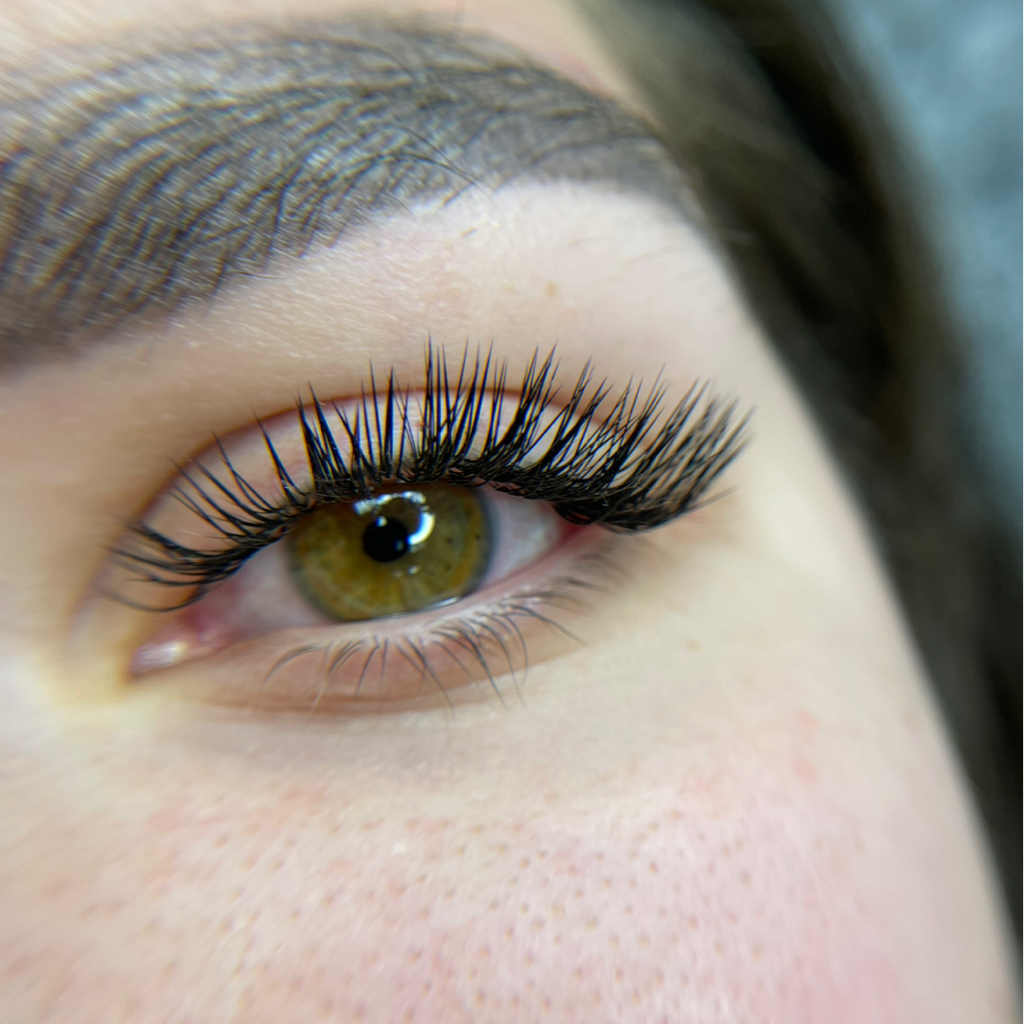 Наращивание ресниц 1,5д