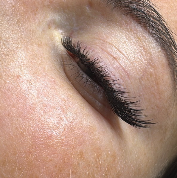 Наращивание ресниц 2D-3D