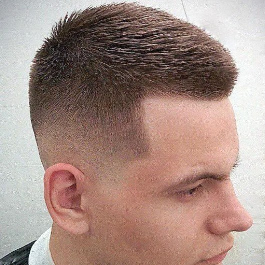 Стрижка мужская ножницами