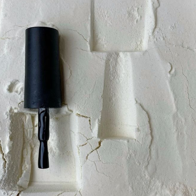 Покрытие лаком