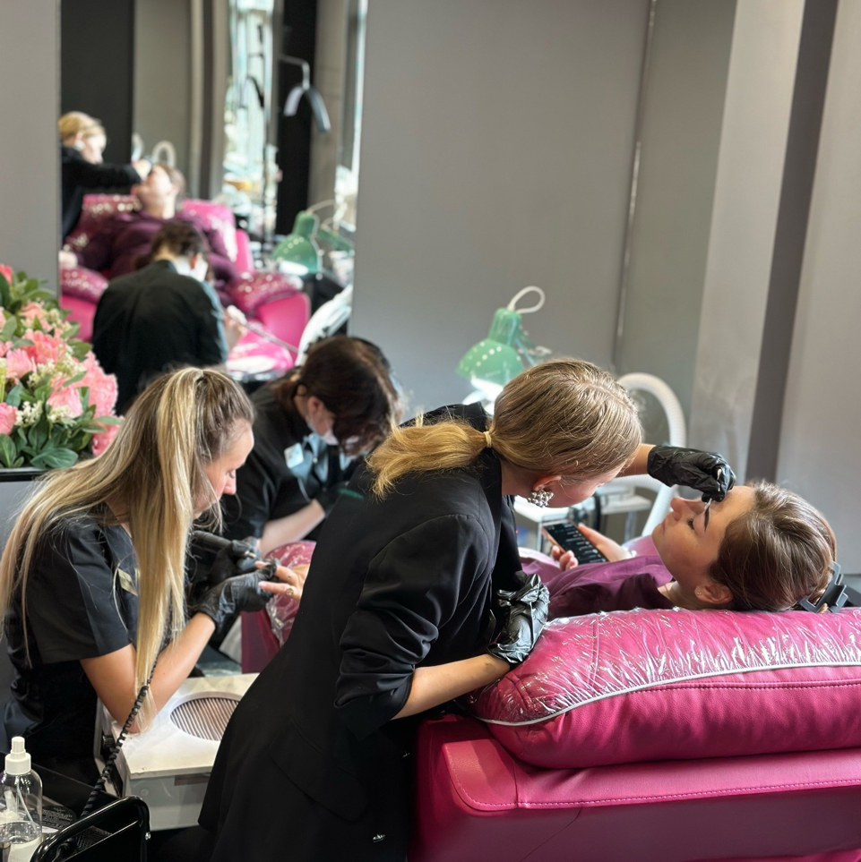 Маникюр + педикюр (без покрытия)