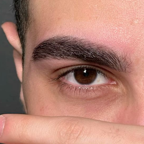 Мужская коррекция бровей