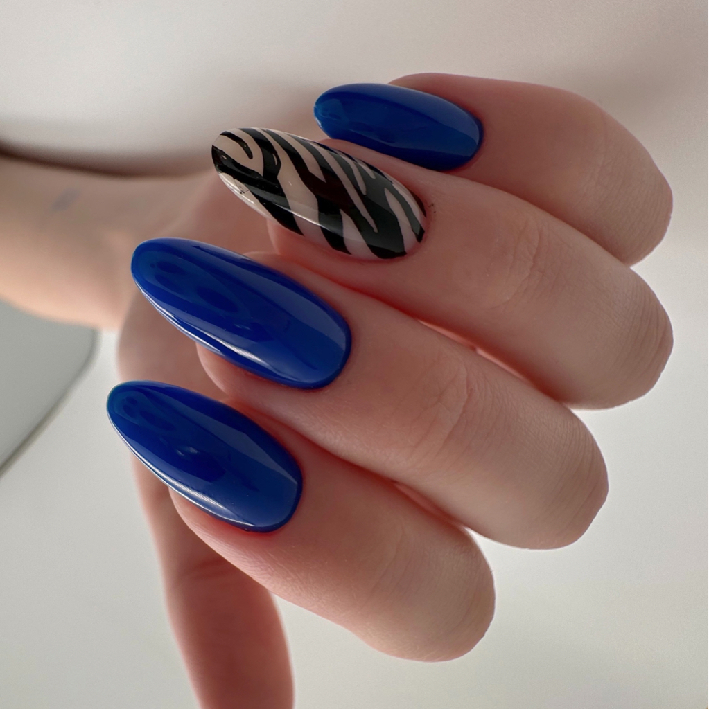 Nails “max”