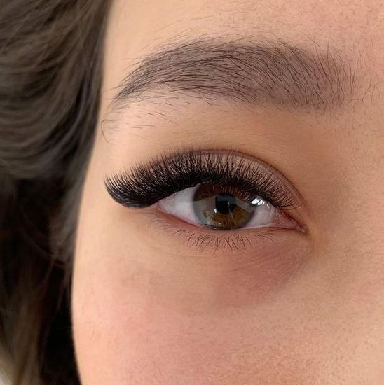 Наращивание ресниц 4D