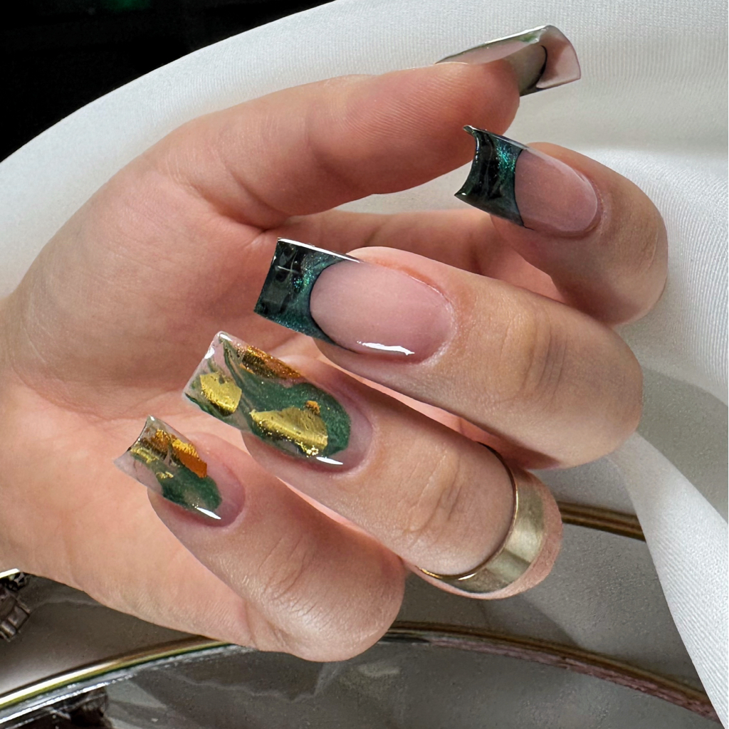 Коррекция ногтей (от средней длинны)