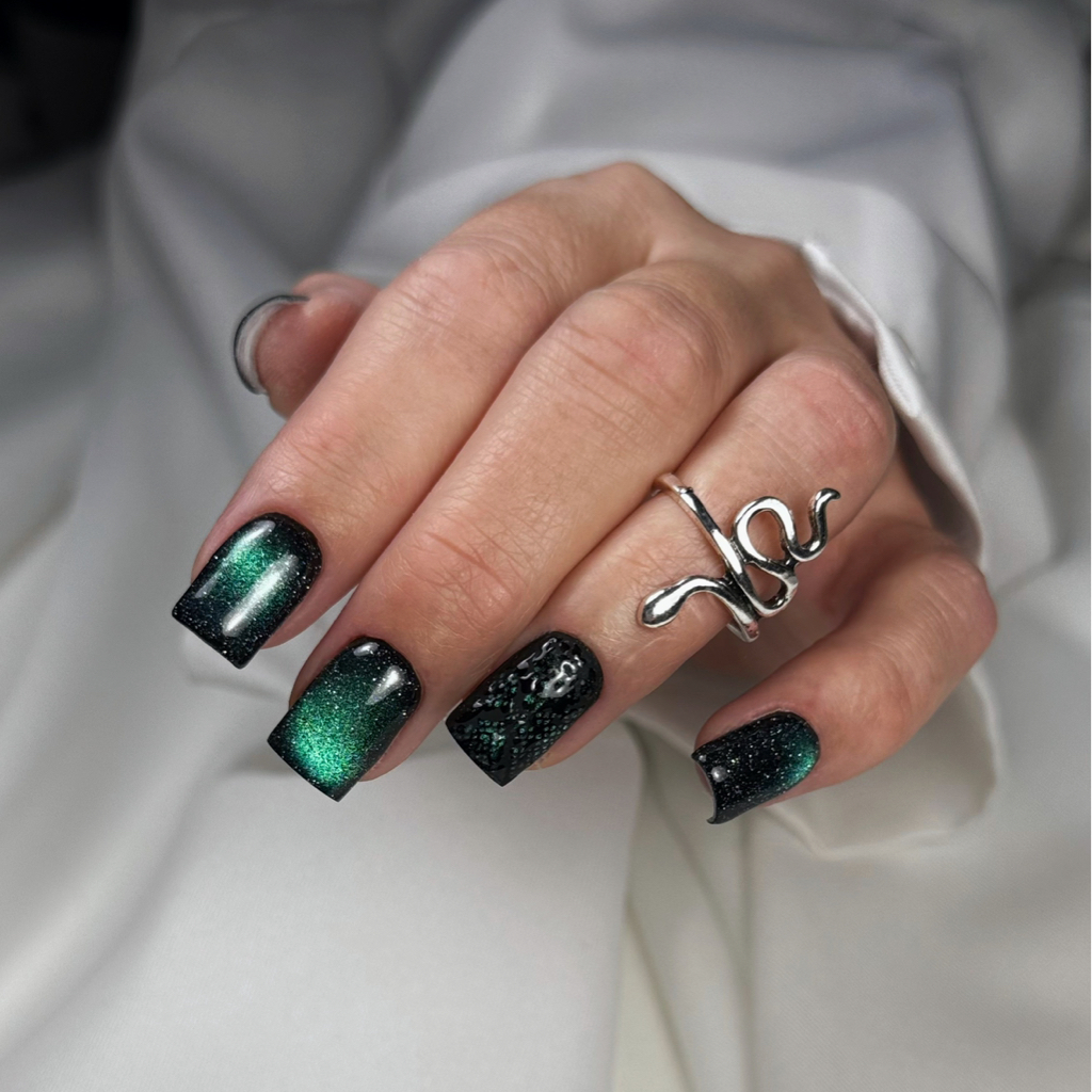 Коррекция  ногтей  (Средняя длина)