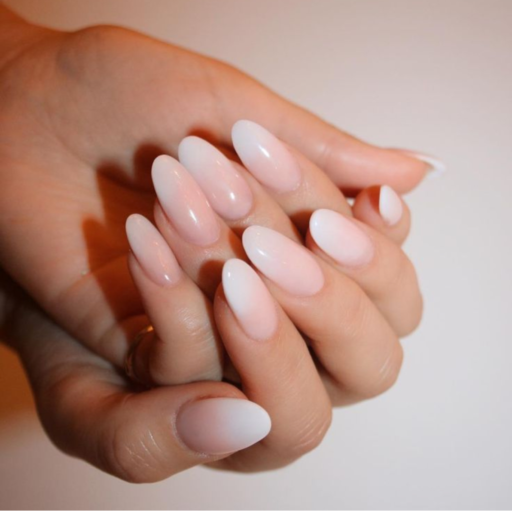 Наращивание ногтей