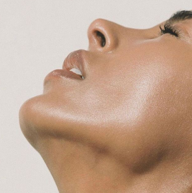 Удаление нежелательных волос с подбородка