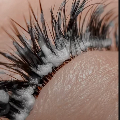 Снятие нарощенных ресниц