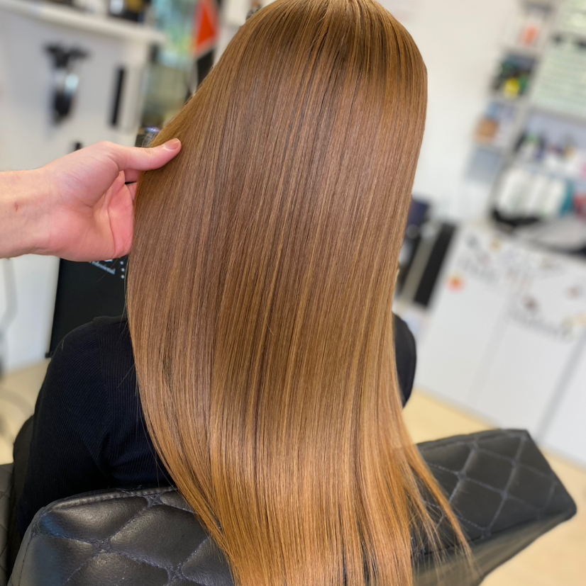 Кератиновое выпрямление волос