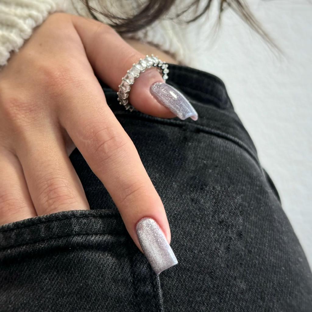 Manicura con gel y esmaltado semipermanente. 
Маникюр , выравнивание ногтей гелем и покрытие гель-лака.