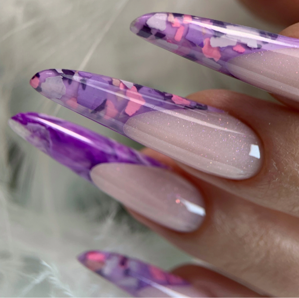 Наращивание ногтей