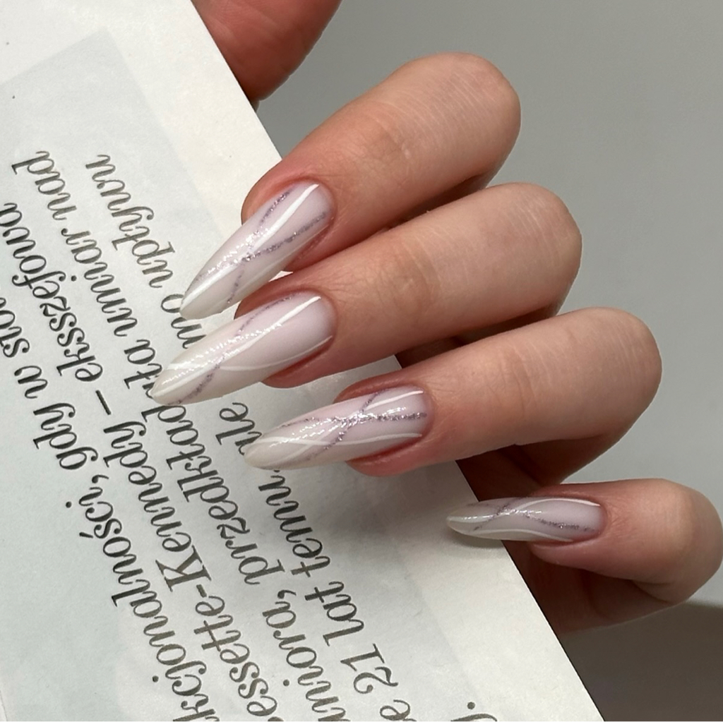 Коррекция нарощенных. Маникюр+укрепление+ однотонное покрытие