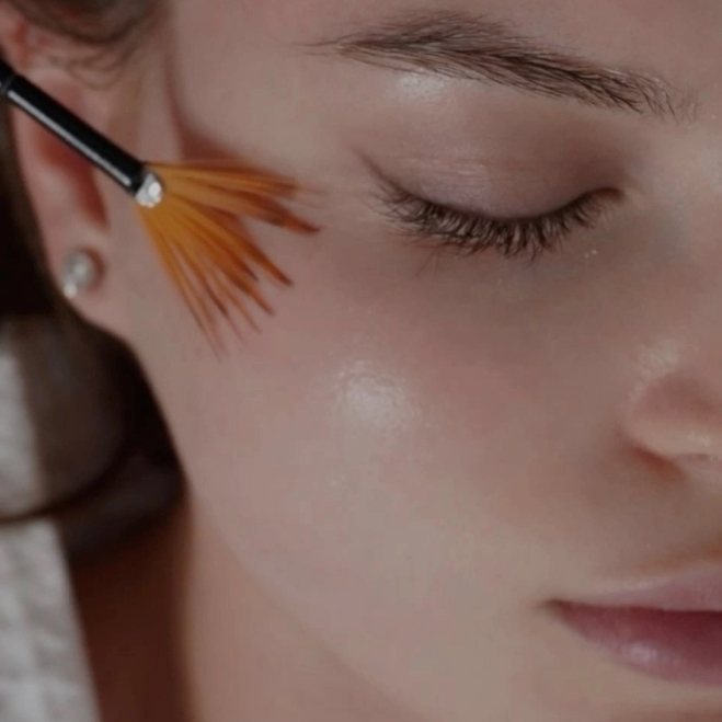 Фарфоровая куколка