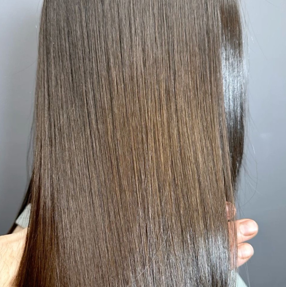 Кератиновое выпрямление волос